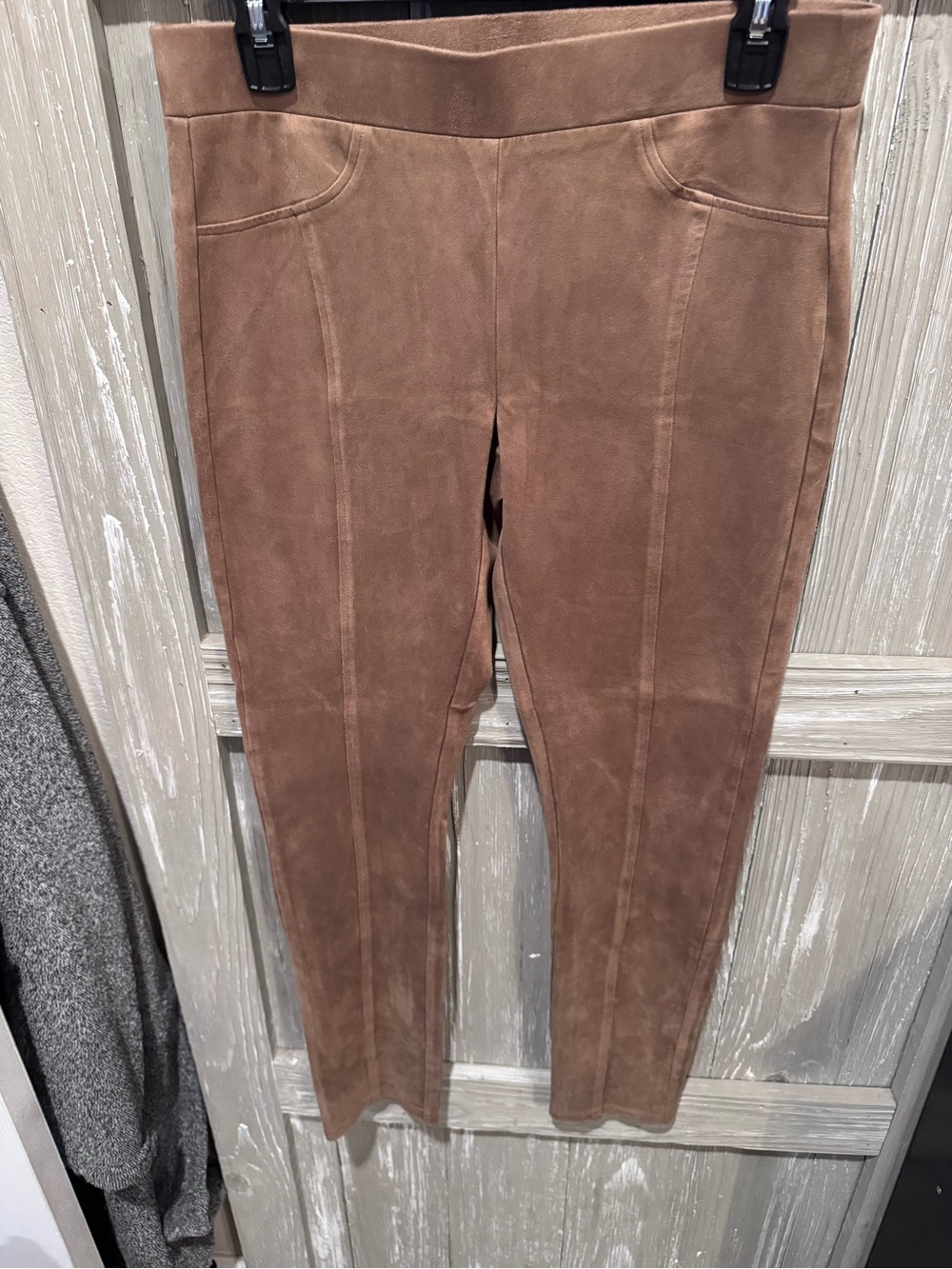 Charlies Brown Suede-Look Leggings